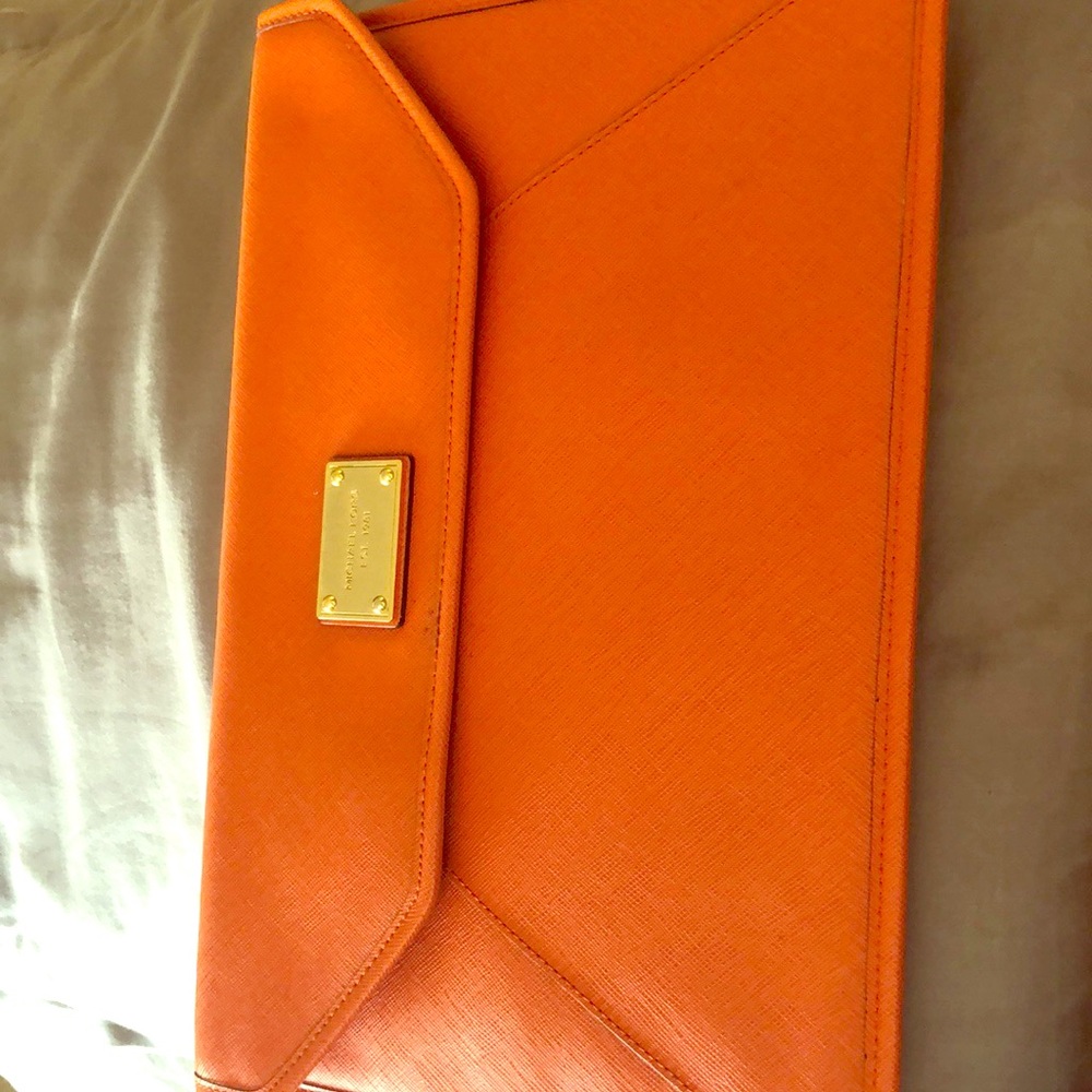 Michael kors clutch